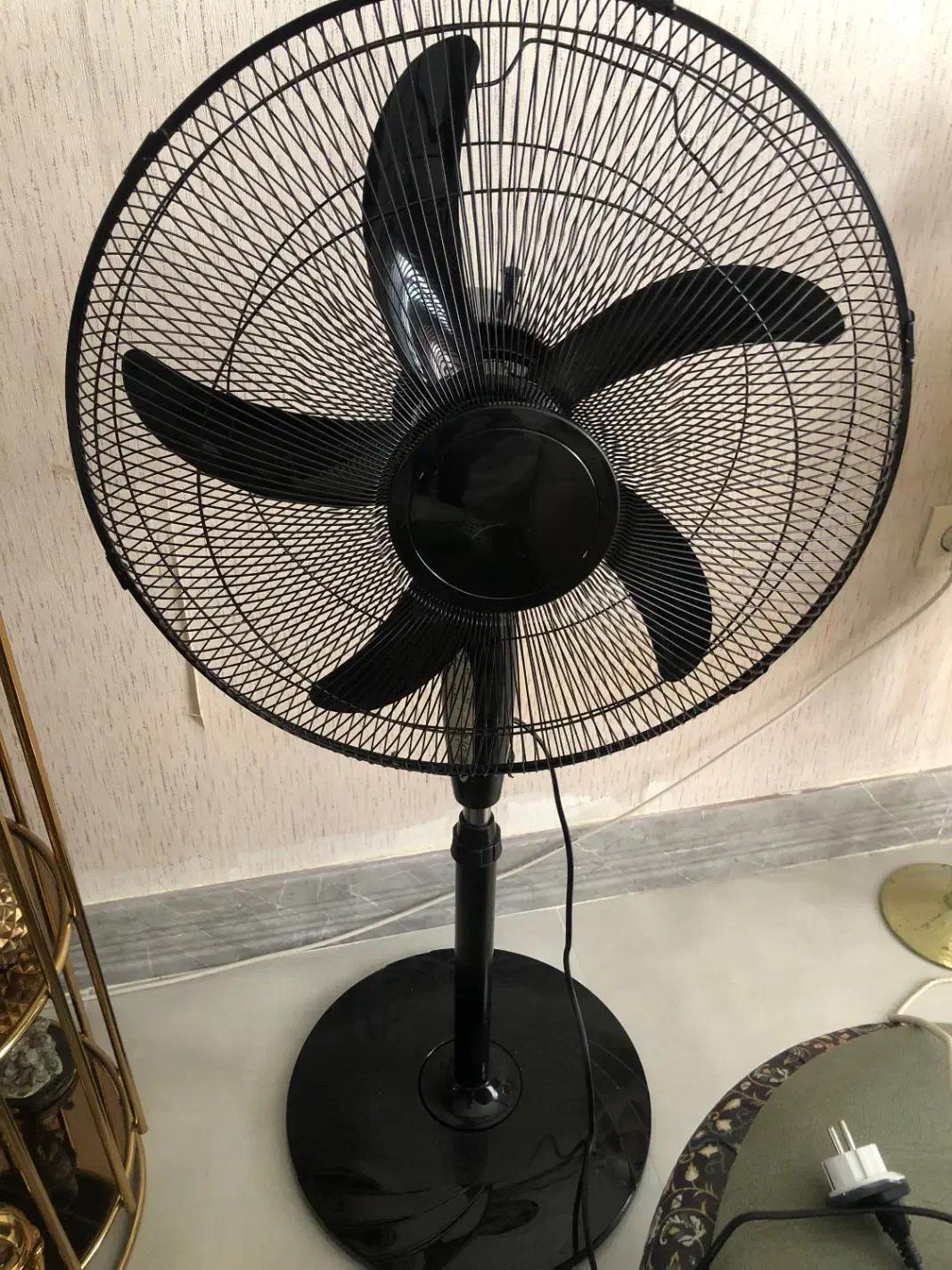 پنکه دوربین پارکت تلفن تلویزیون فندک|پنکه و تصفیه‌کنندهٔ هوا|شیراز, شهرک مطهری|دیوار