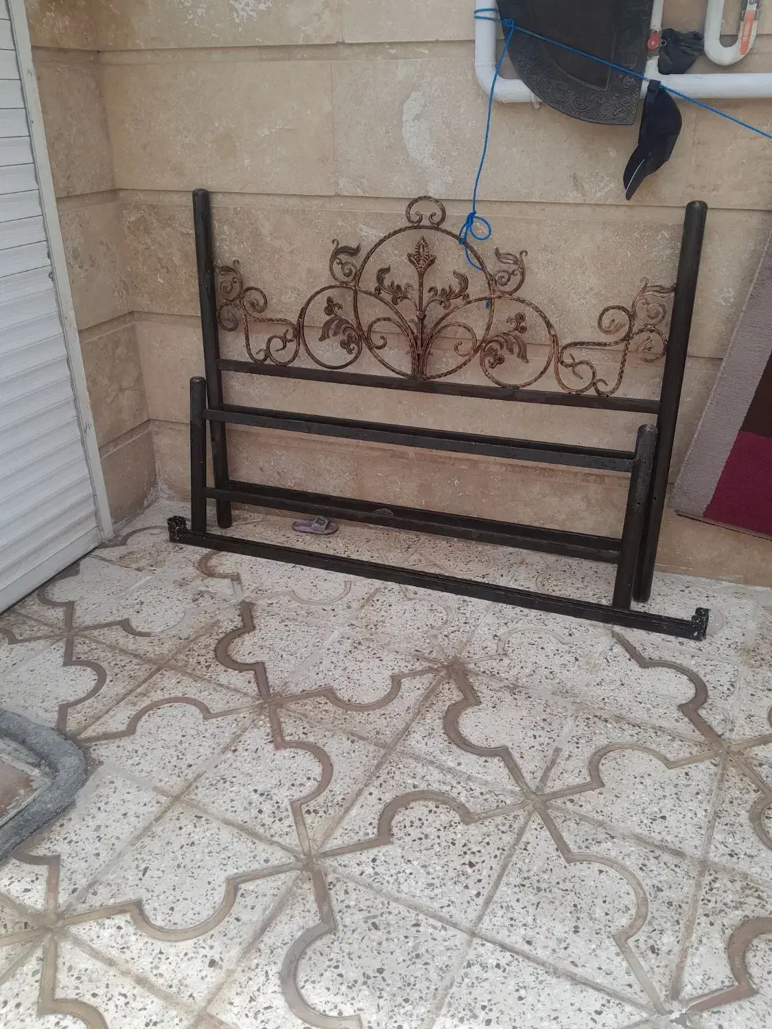 تخت اهنی|تخت و سرویس خواب|بجنورد, |دیوار