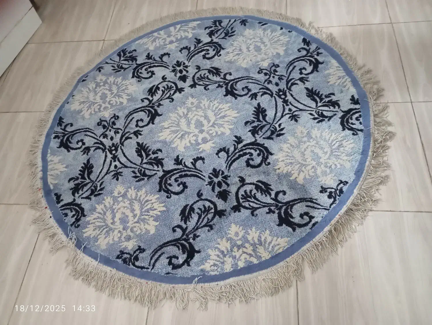 قالیچه گرد|فرش|مشهد, نیزه|دیوار