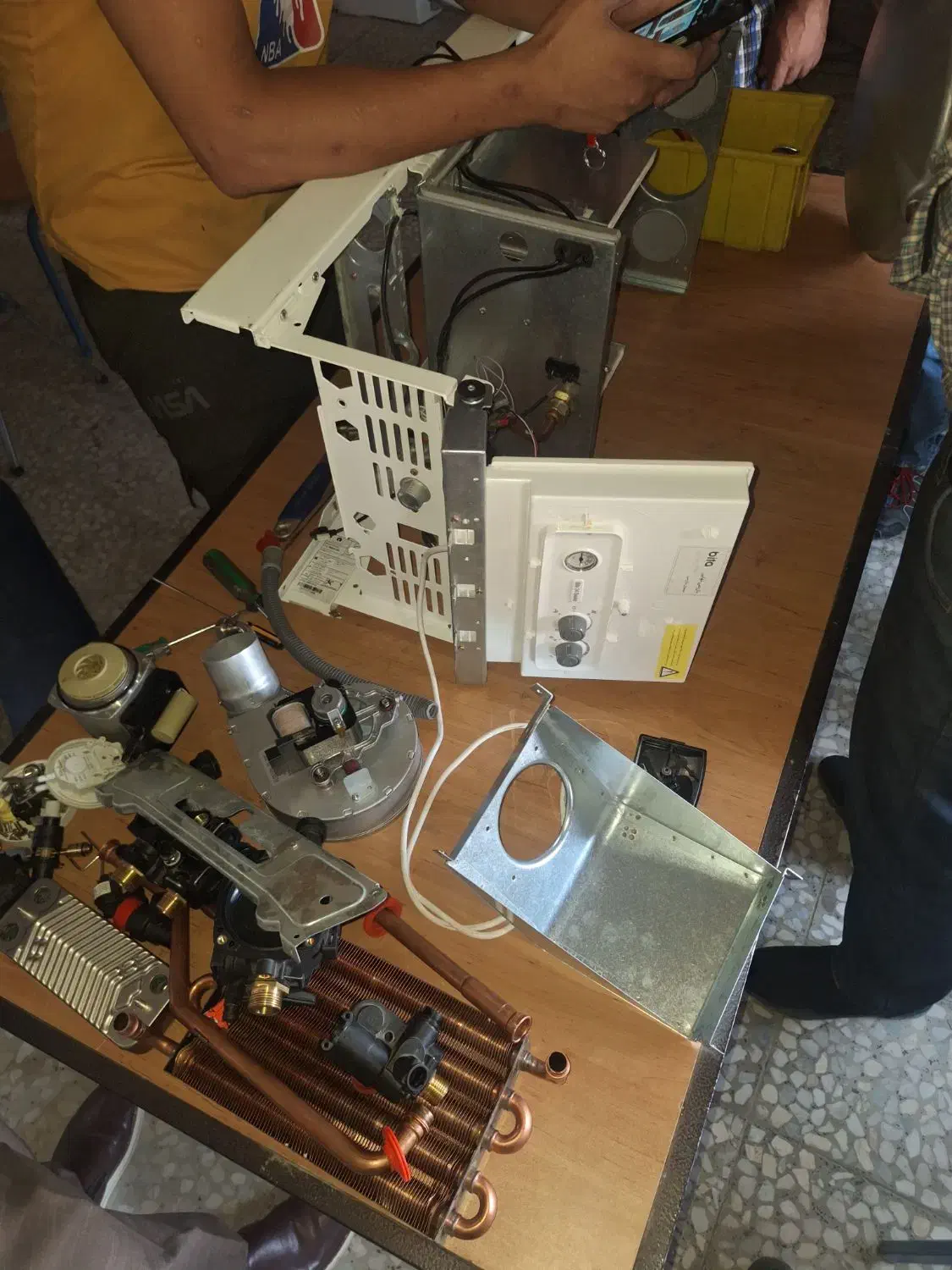 پکیج و رادیاتور و آبگرمکن دیواری|خدمات پیشه و مهارت|شهرکرد, |دیوار