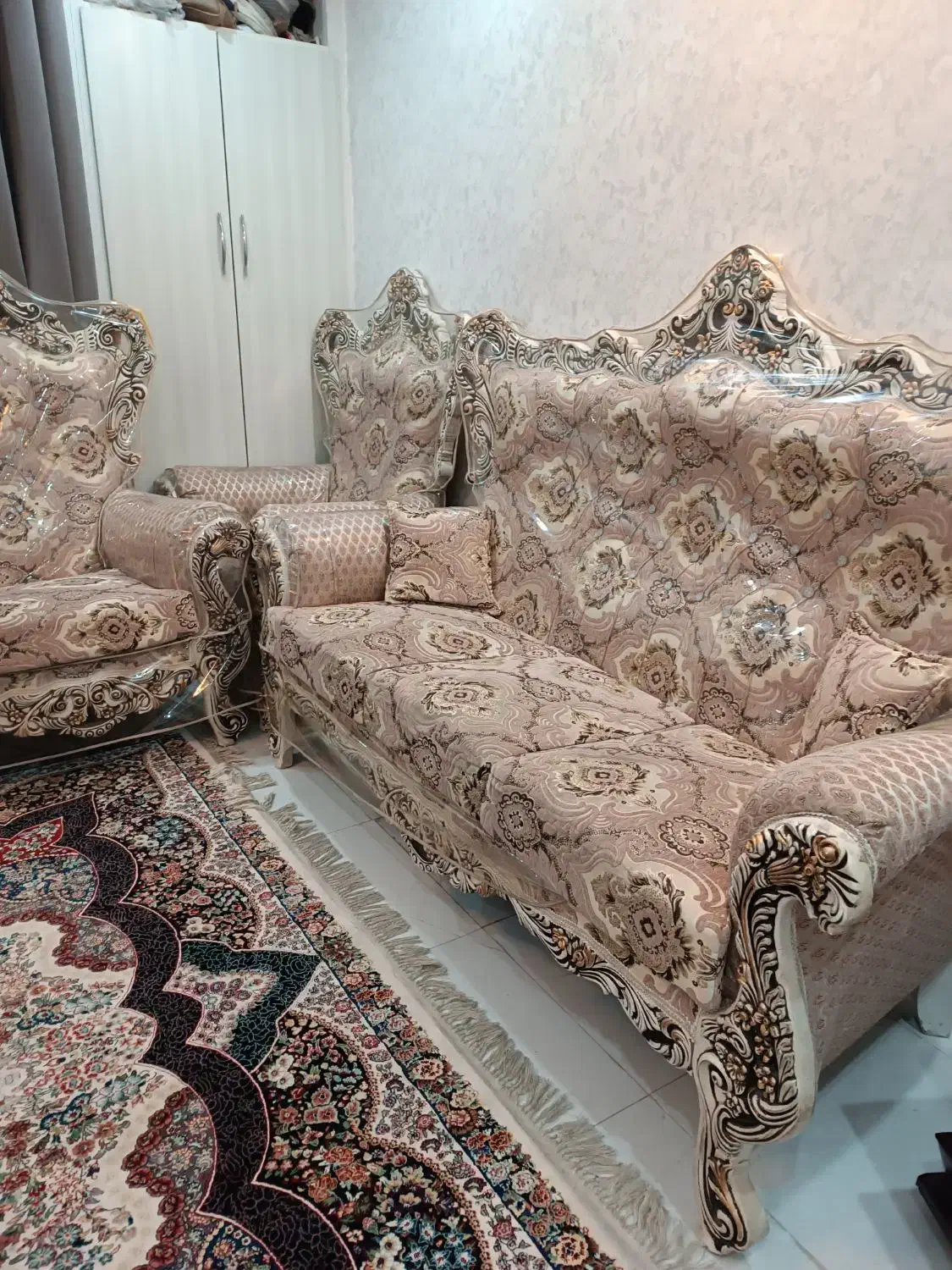 مبل سلطنتی ۹نفره|مبلمان خانگی و میز عسلی|شهریار, شهرک امیریه|دیوار