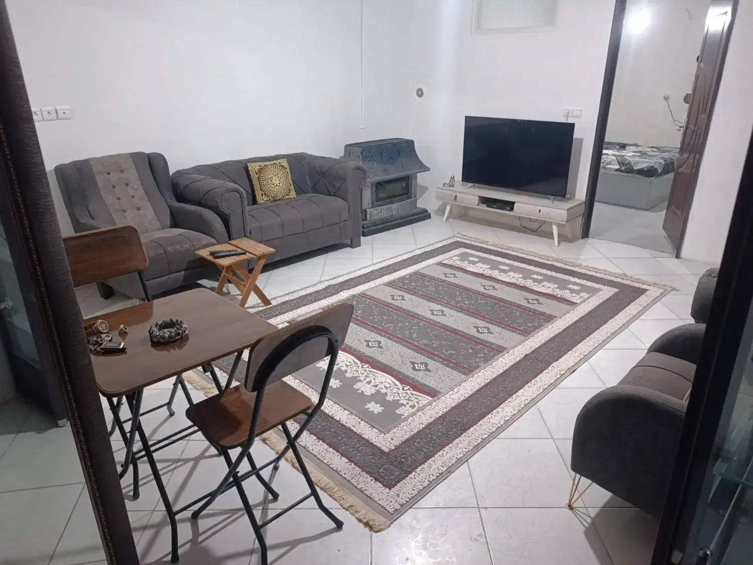 اجاره اپارتمان روزانه کوتاه مدت مبله شیک|اجارهٔ کوتاهمدت آپارتمان و سوئیت|مشهد, هنرور|دیوار
