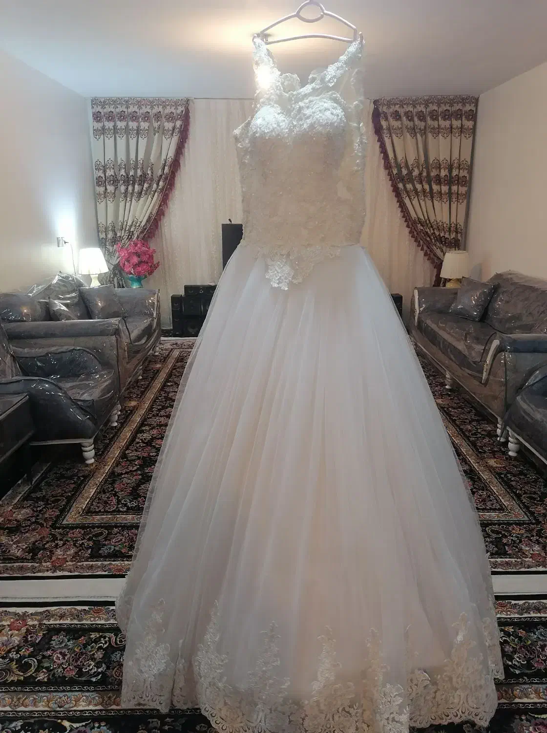 لباس عروس|لباس|اندیشه, اندیشه فاز ۱|دیوار