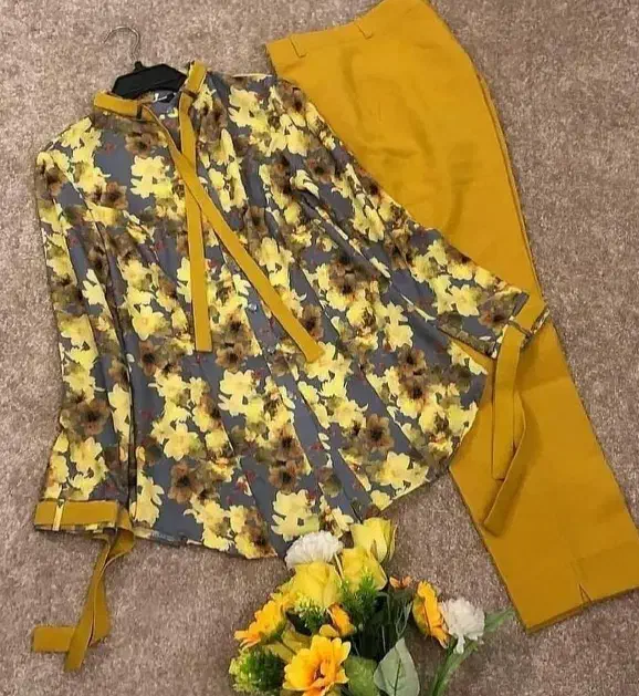 شومیز و دامن زیبا|لباس|قروه, |دیوار