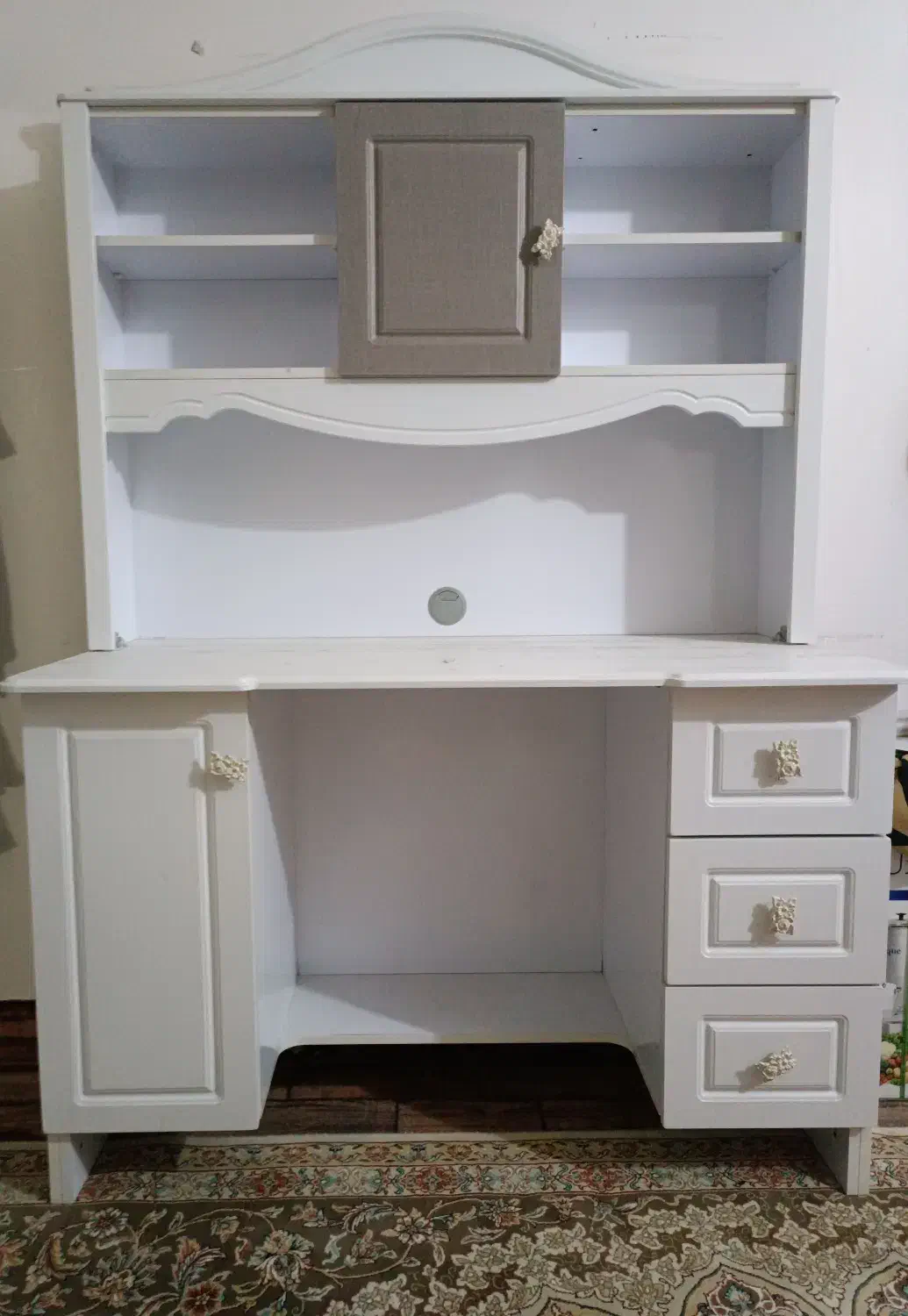 میز تحریر در حد نو|میز تحریر و کامپیوتر|قوچان, |دیوار