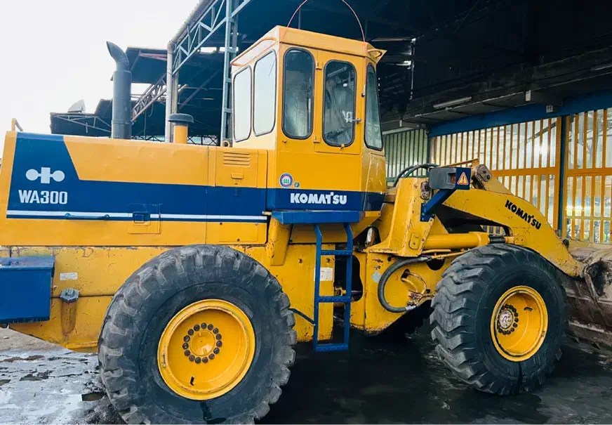 لودر ۳۰۰ کوماتسو|خودرو سنگین|تهران, آذری|دیوار