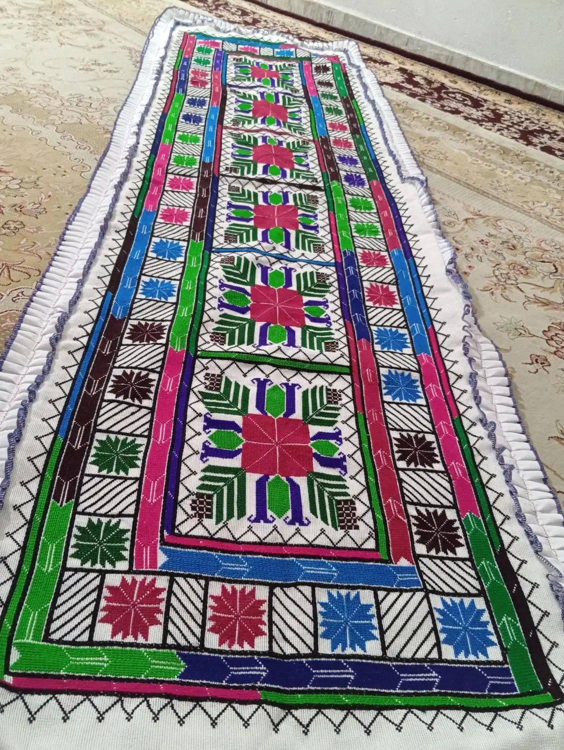 پشتی کناره شاه نشین|پشتی|مشهد, شهرک شهید باهنر|دیوار