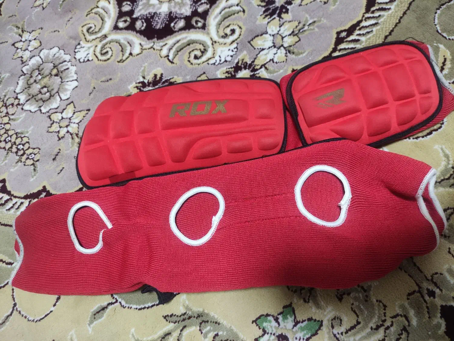 فروش دستکش و پابند بوکس کاملن نو|تجهیزات ورزشی|سنقر, |دیوار