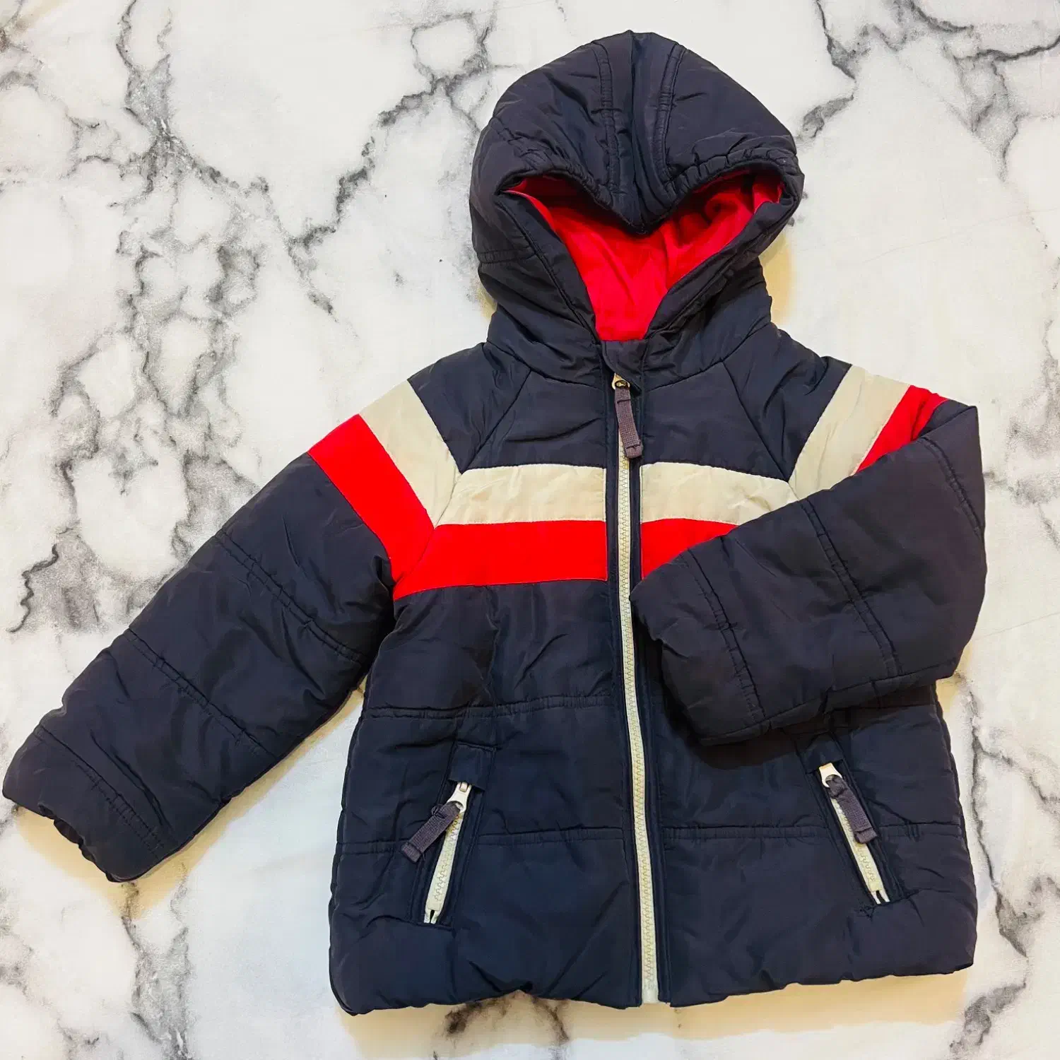 کاپشن اسپرت|کفش و لباس بچه|ری, علایین|دیوار