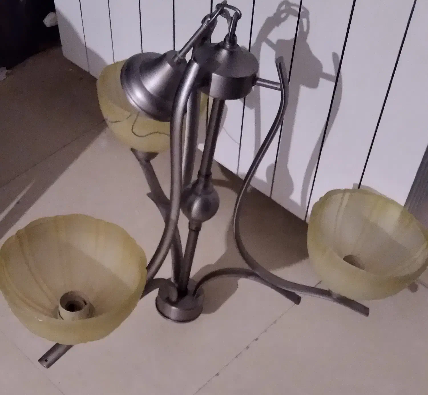 لوستر سه شعله سقفی شیک، دارای حباب یدکی|لوستر و چراغ آویز|کرمان, |دیوار