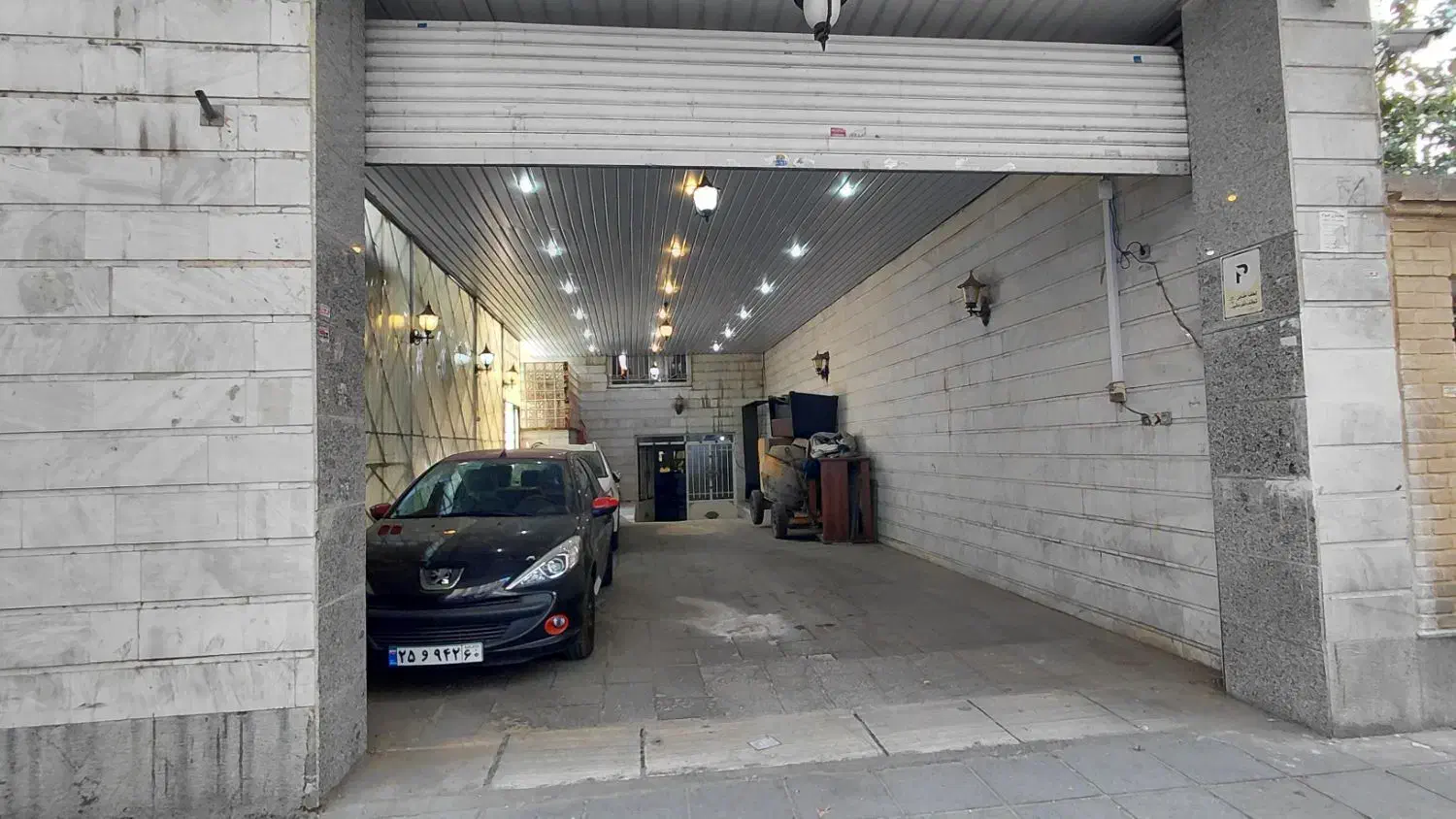 ۳۵۰ متر ،زیر همکف ،جهت انباری|اجارهٔ مغازه و غرفه|تهران, منیریه|دیوار