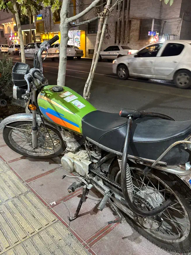 هوندا۱۲۵|موتورسیکلت|قم, دورشهر|دیوار