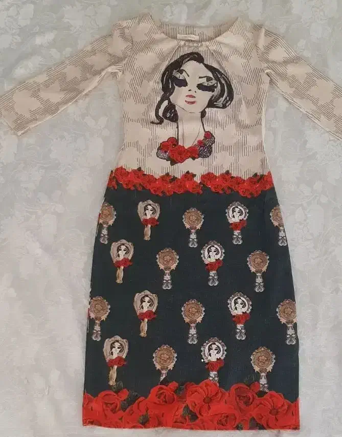 لباس مجلسی|لباس|آستارا, |دیوار