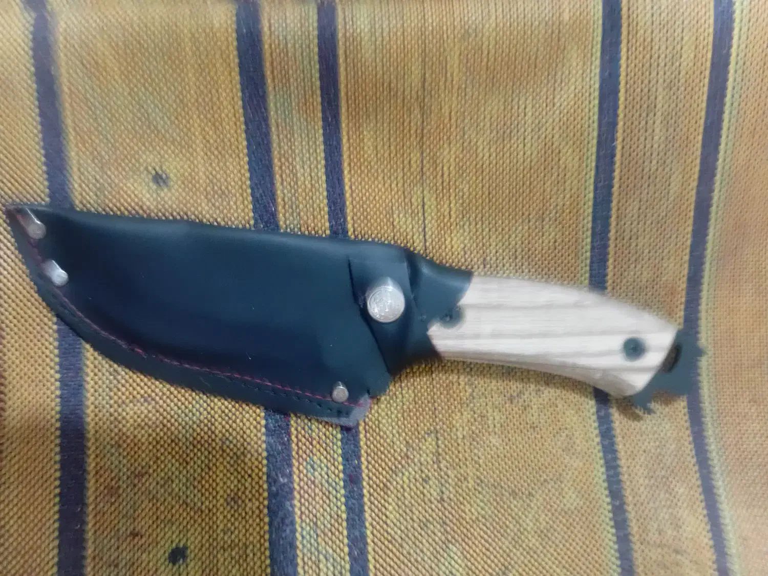 چاقو|کلکسیون اشیاء عتیقه|زاهدان, |دیوار