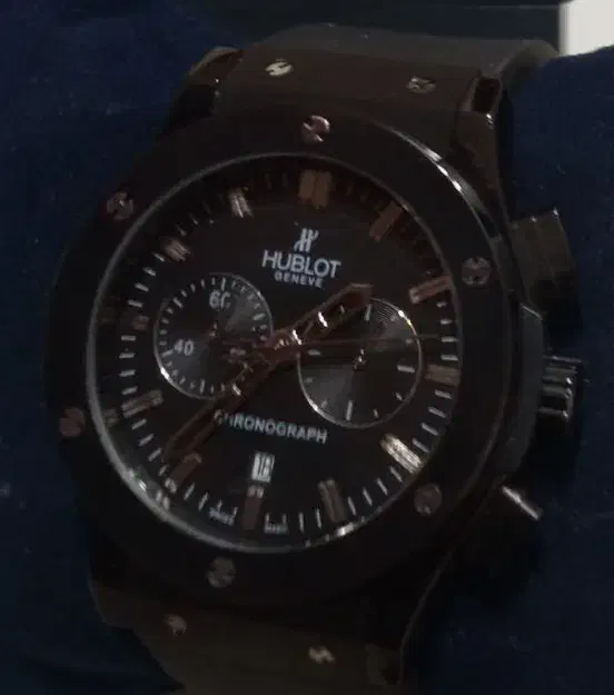 ساعت هالیبوت|ساعت|نیشابور, هفده شهریور|دیوار