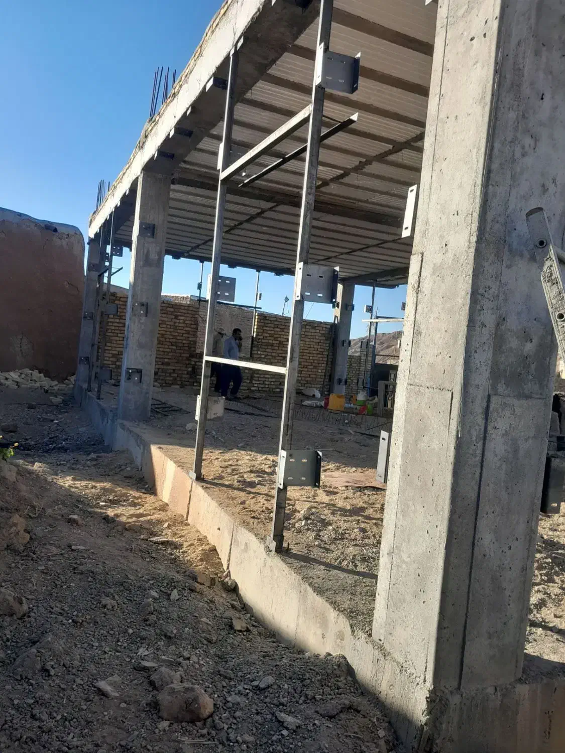 جوشکاری‌‌اسکلت‌و‌شیروانی‌کوبی‌‌‌‌در‌چاراویماق|خدمات پیشه و مهارت|شادیان, |دیوار