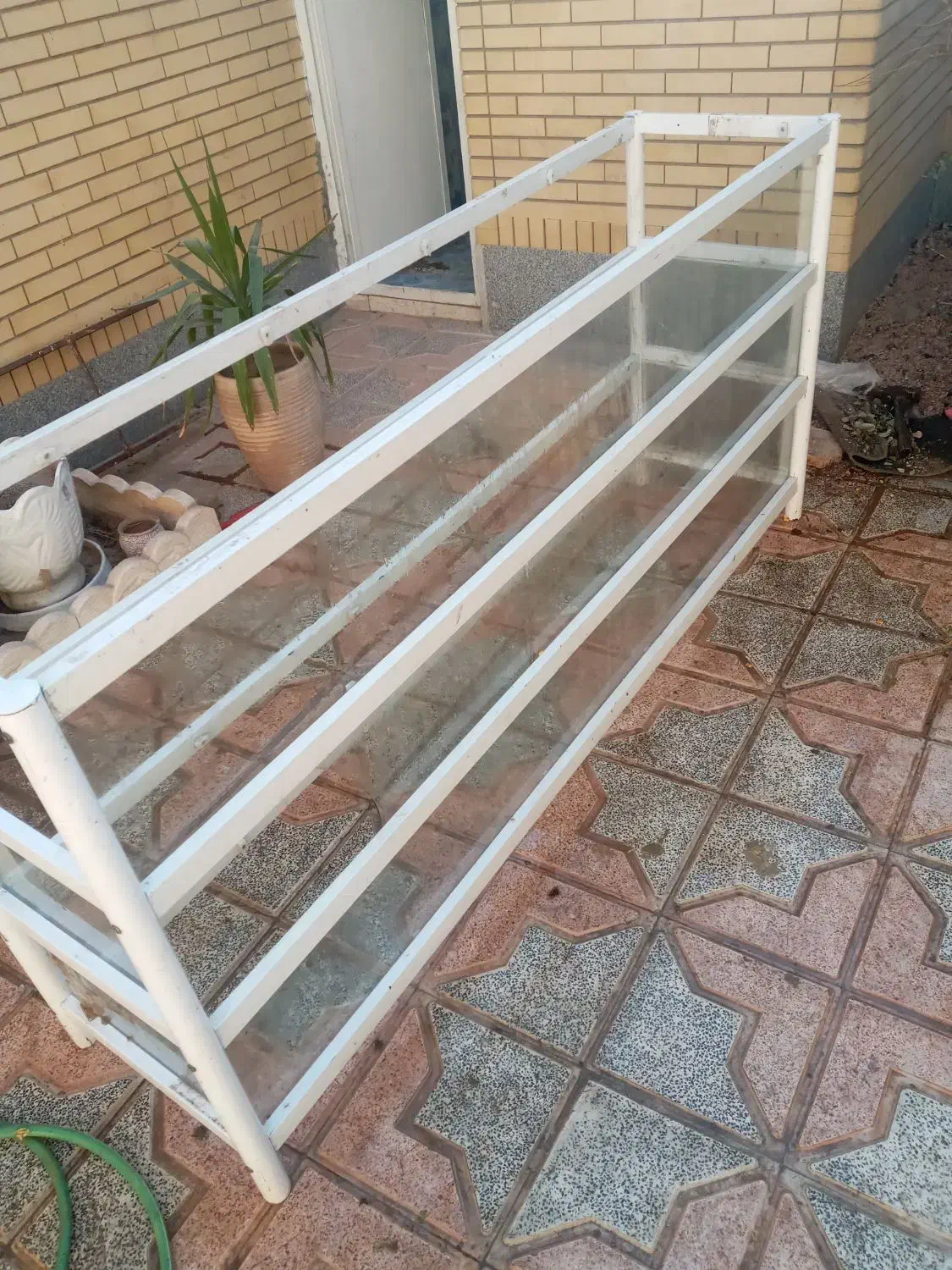 ویترین ۳ طبقه ۲متری|فروشگاه و مغازه|سیرجان, |دیوار