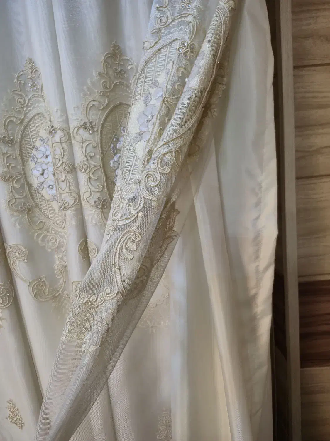 پرده ابریشم نو و بسیار تمیز همراه با آستر|پرده، رانر، رومیزی|بندرعباس, |دیوار