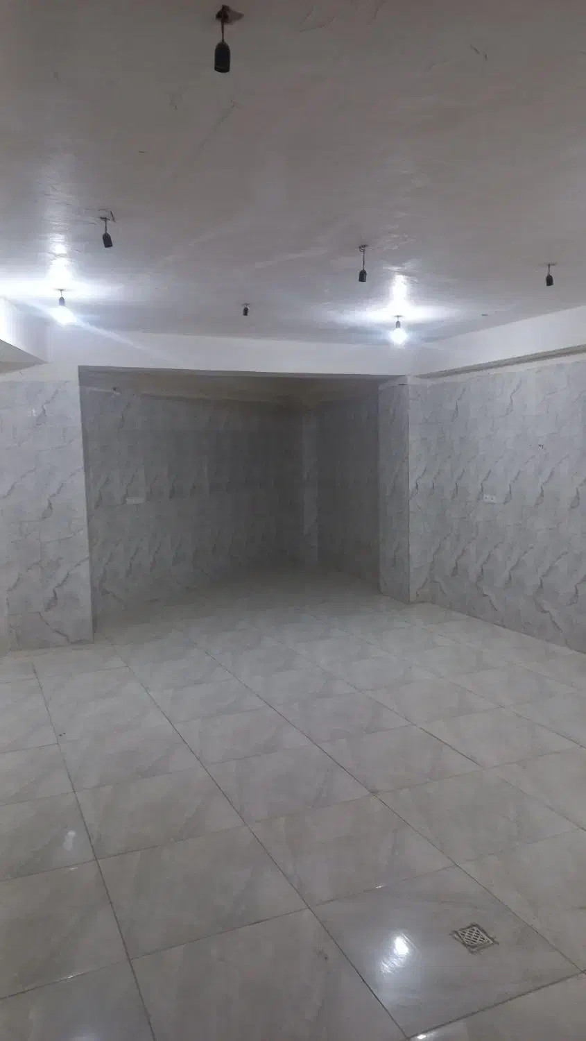 فروش زیر زمین نوساز۱۲۰متری بر بلوار مظفر|فروش مغازه و غرفه|پاکدشت, پاکدشت (مامازند)|دیوار