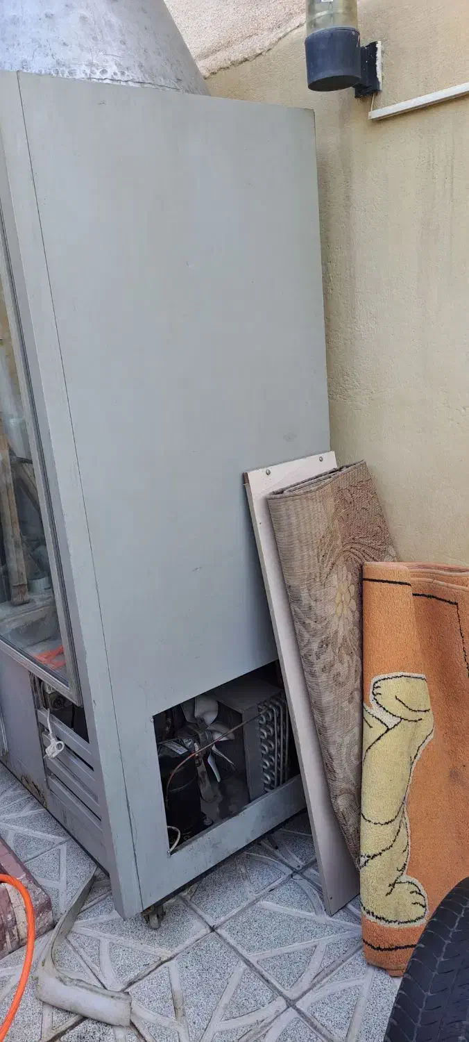 دیگ ۲۰۰نفره و یخجال ویترینی|کافیشاپ و رستوران|تبریز, |دیوار