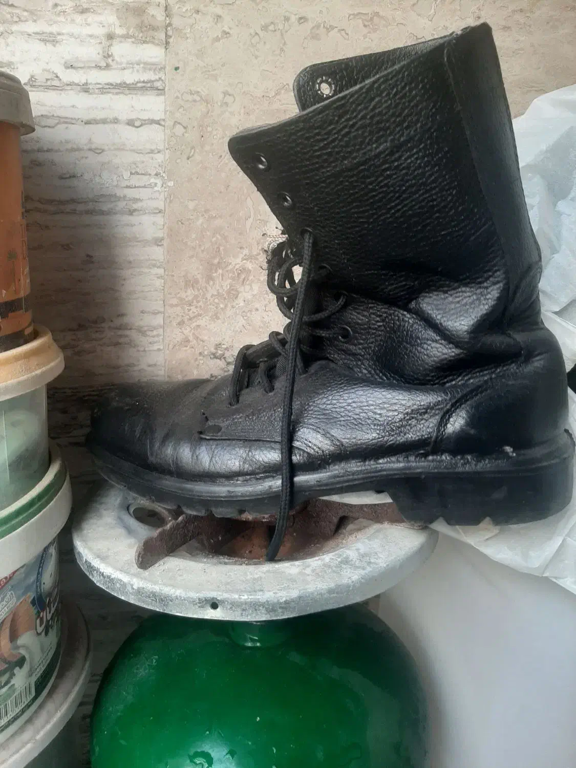 پوتین ۴۰|کیف، کفش، کمربند|ماهدشت, |دیوار