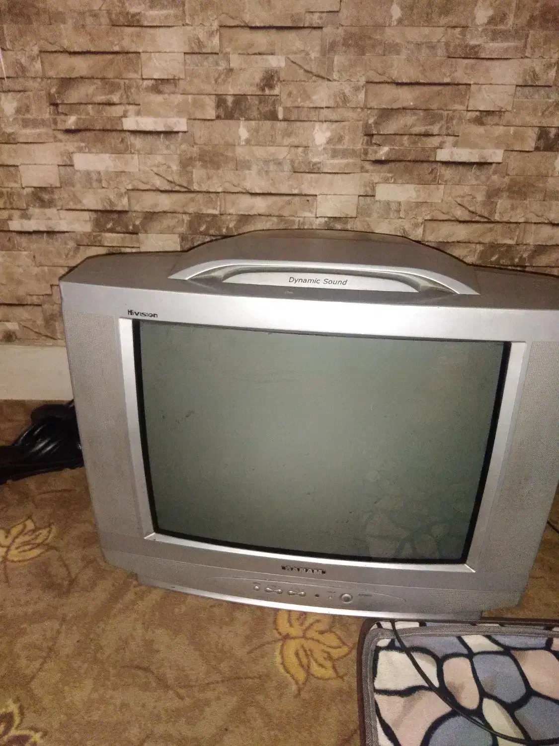 تلویزیون sanam|تلویزیون و پروژکتور|بروجن, |دیوار