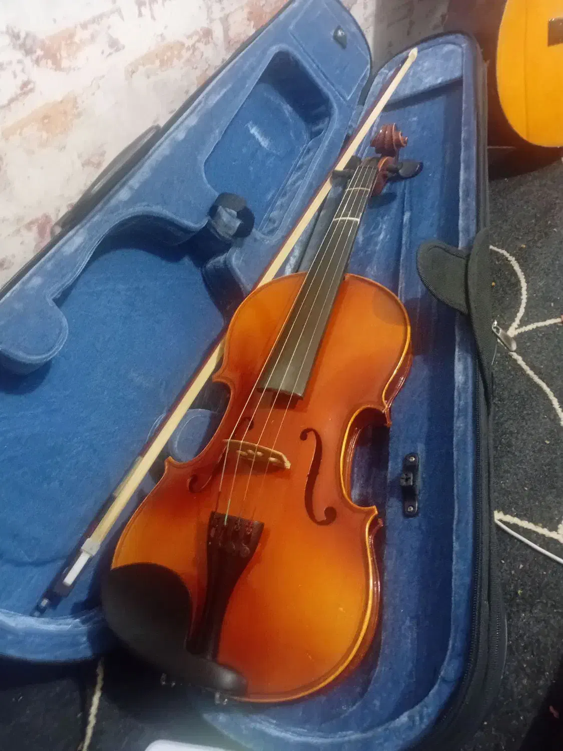 فروش ویلن tf141اصل قدیمی با طنین خوب|ویولن|آباده, |دیوار