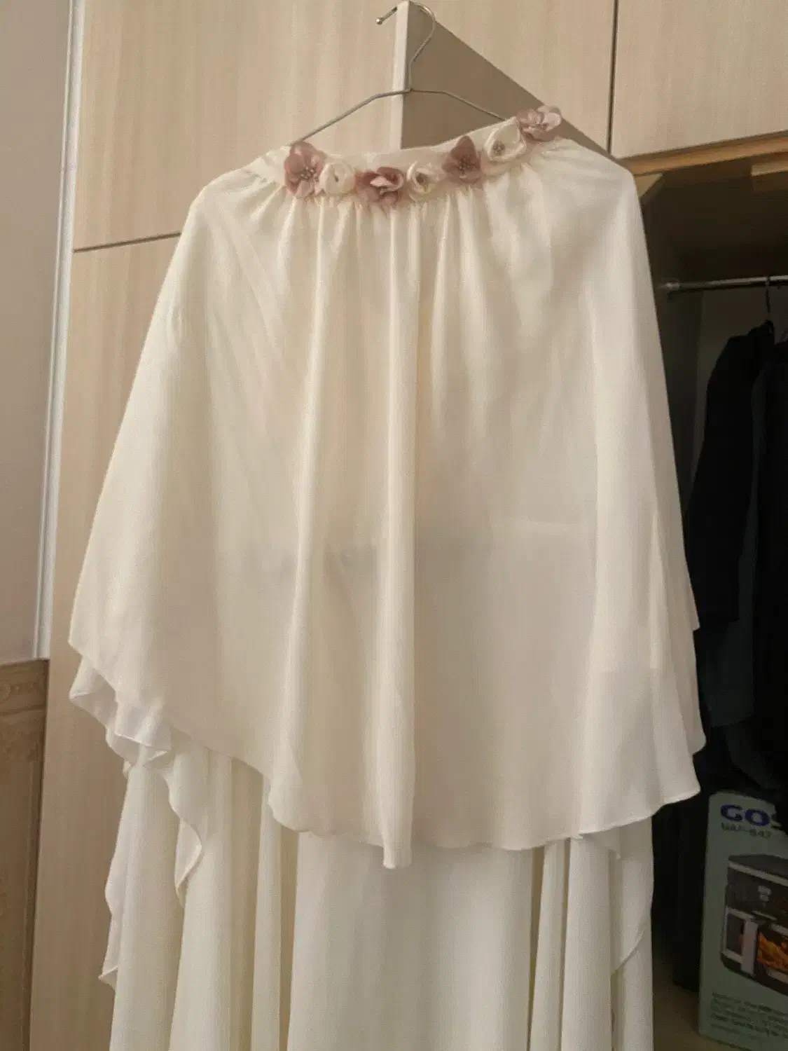 لباس سفید نو|لباس|ورامین, ورامین|دیوار