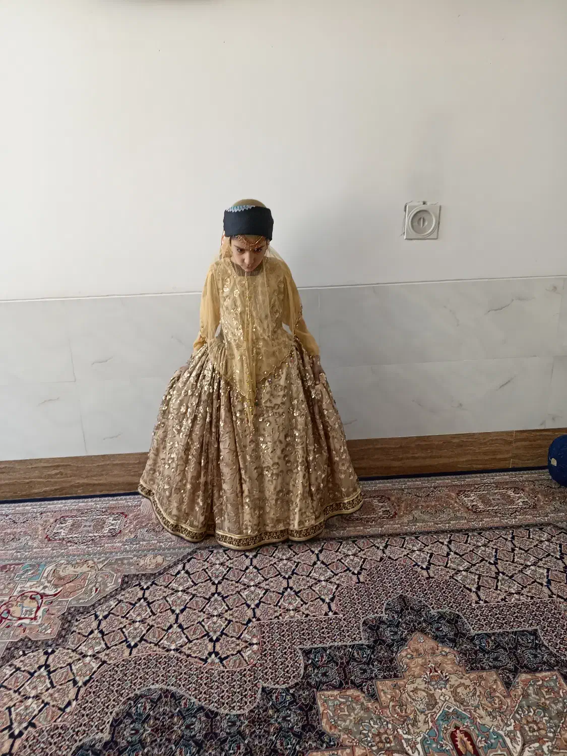 زیباترین ست مادردختری دوخت کرایه|لباس|مرودشت, کناره|دیوار