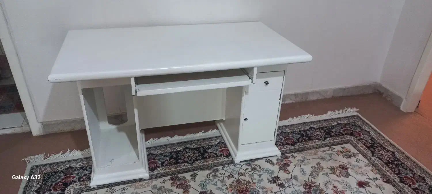 میز تحریر سفید|میز تحریر و کامپیوتر|مشهد, عبادی|دیوار