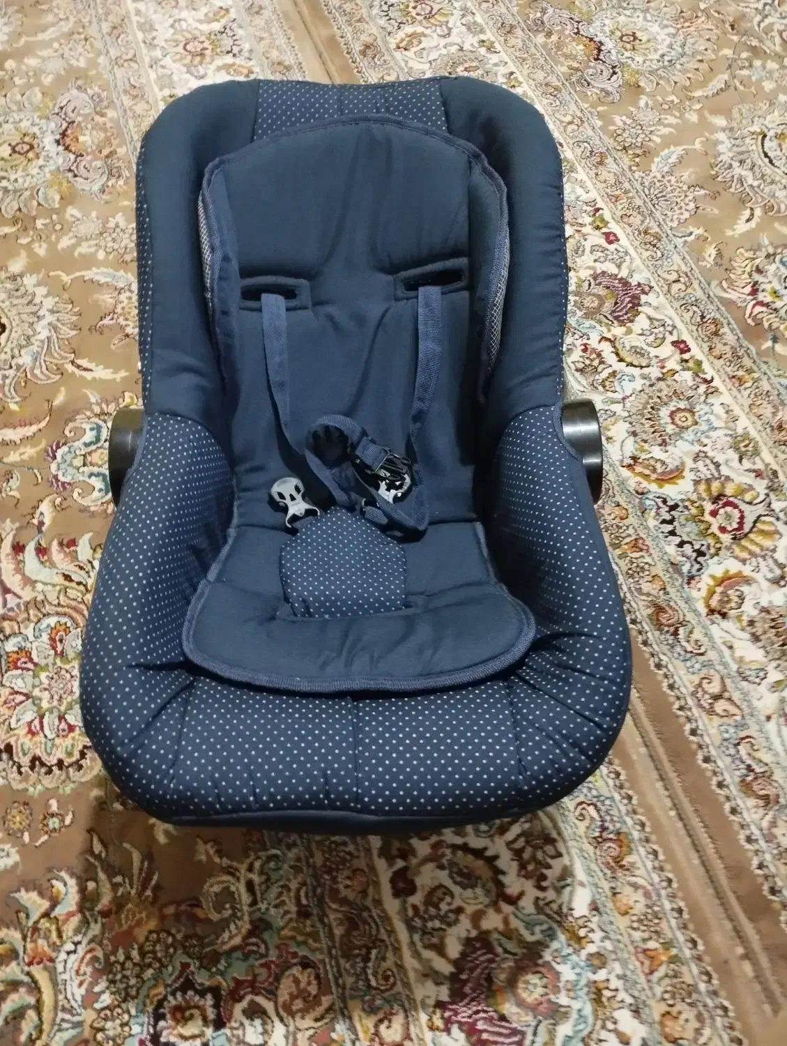 کریر نوزاد تمیز و سالم زیاد استفاده نشده|کالسکه و لوازم جانبی|بندر انزلی, نوغان|دیوار