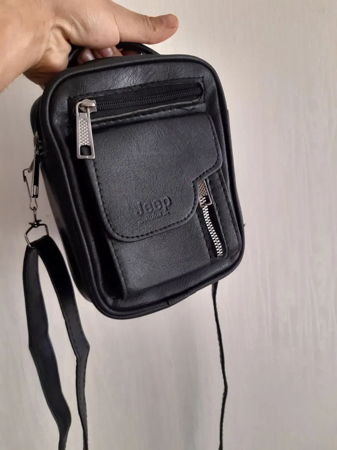 کیف دوشی نو|کیف، کفش، کمربند|نجف‌آباد, دفاع مقدس|دیوار