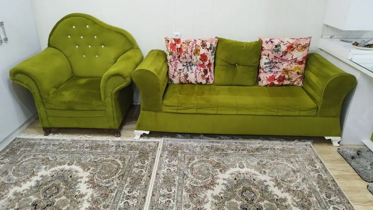 نیم ست به همراه جلو مبلی|مبلمان خانگی و میز عسلی|سلماس, |دیوار