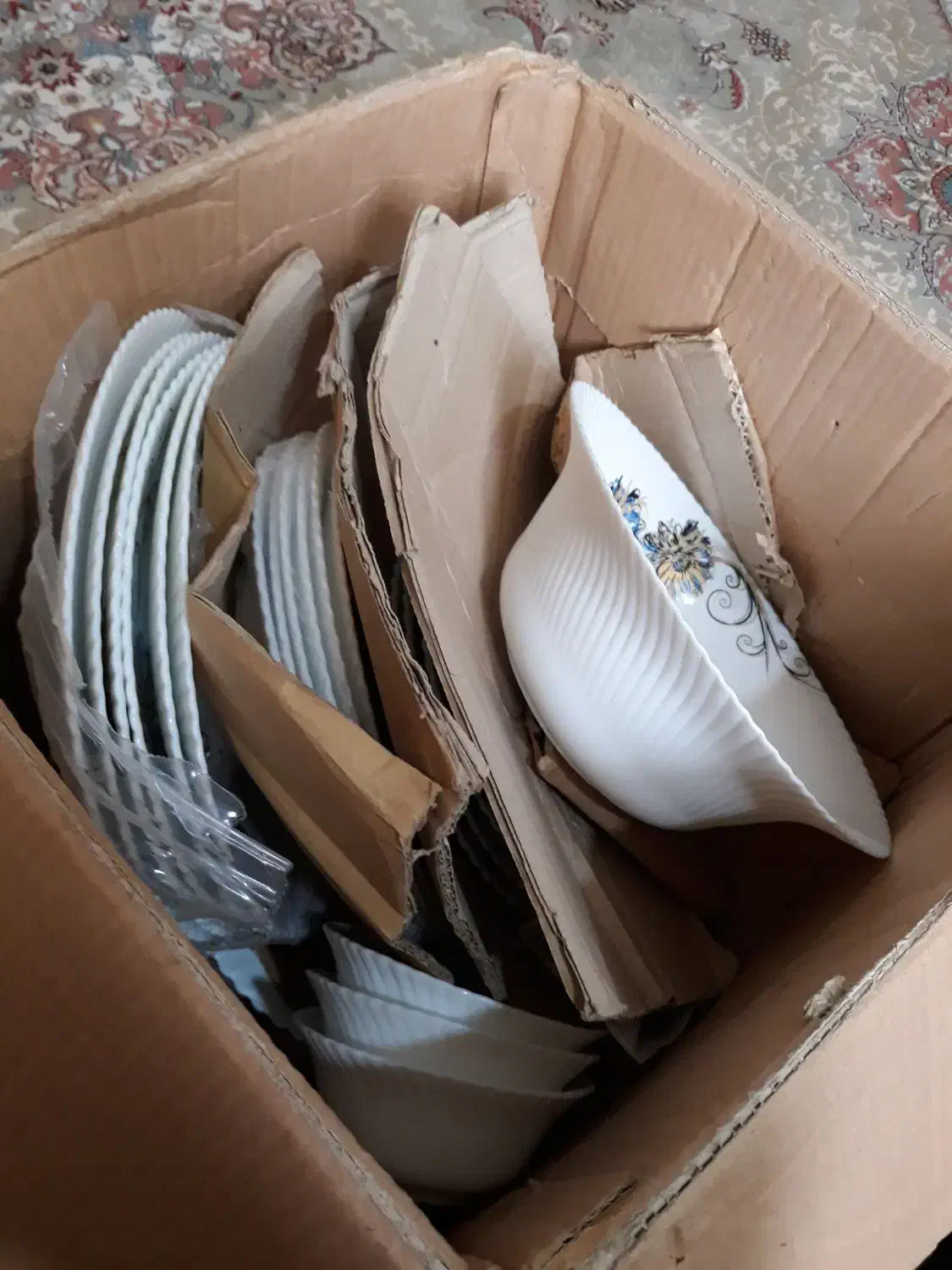 فروش سرویس ۲۸ تیکه ارکوپال اصل،اک بدلیل جابجایی|ظروف سرو و پذیرایی|آبدانان, |دیوار