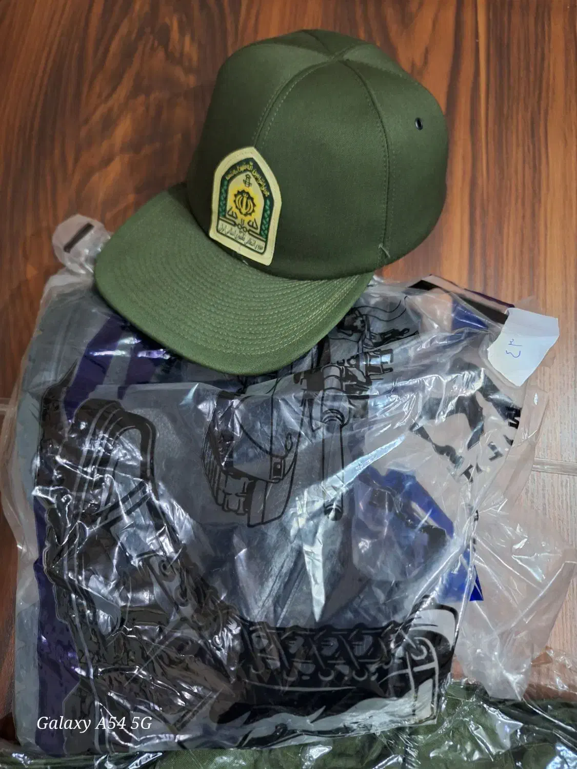 لباس نیرو انتظامی (پلمپ)|لباس|اسلامشهر, باغ فیض|دیوار