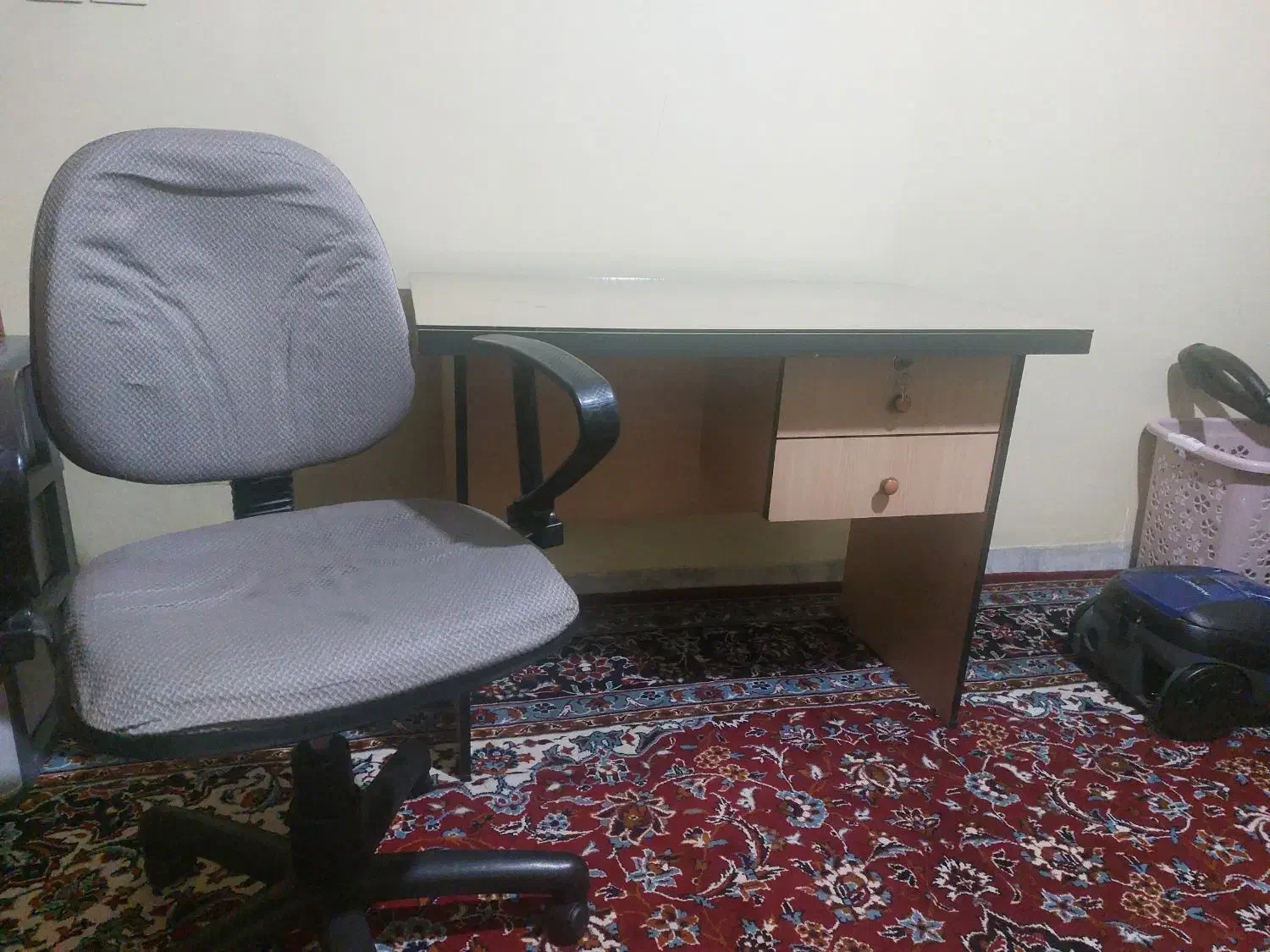 میز کامپیوتر وصندلی گردان در حد نو|میز تحریر و کامپیوتر|اسدآباد, |دیوار