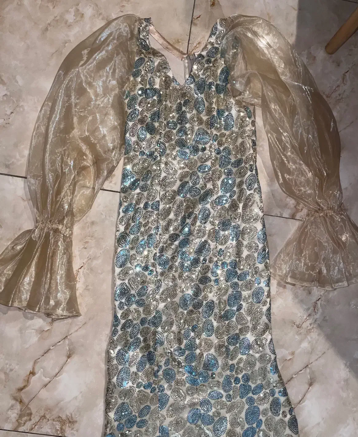 لباس مجلسی|لباس|اصفهان, قلعه طبره|دیوار