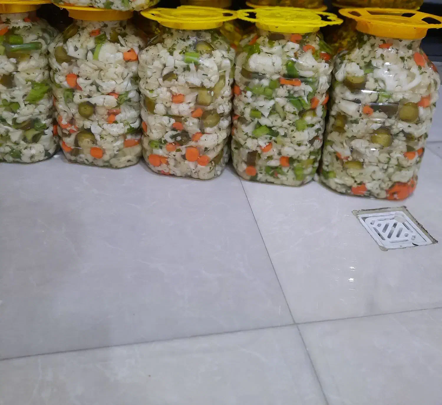 فروش عمده ترشی خانگی خوش طعم|عمده‌فروشی|اسلام‌شهر, شهرک سالور|دیوار