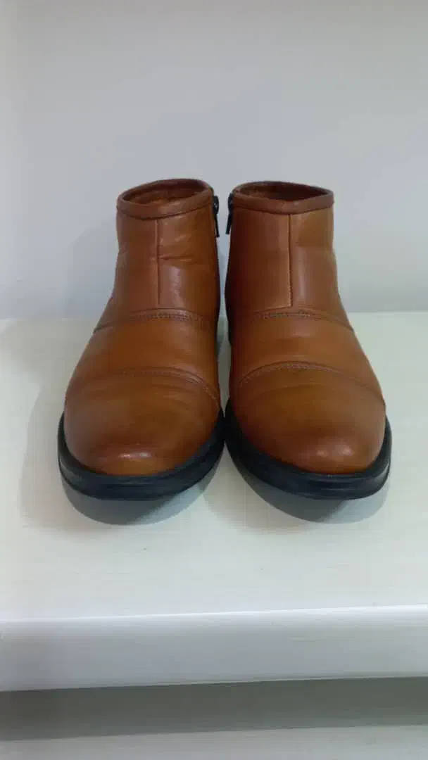 نیم بوت چرم طبیعی سایز۴۰|کیف، کفش، کمربند|قم, نخودی|دیوار