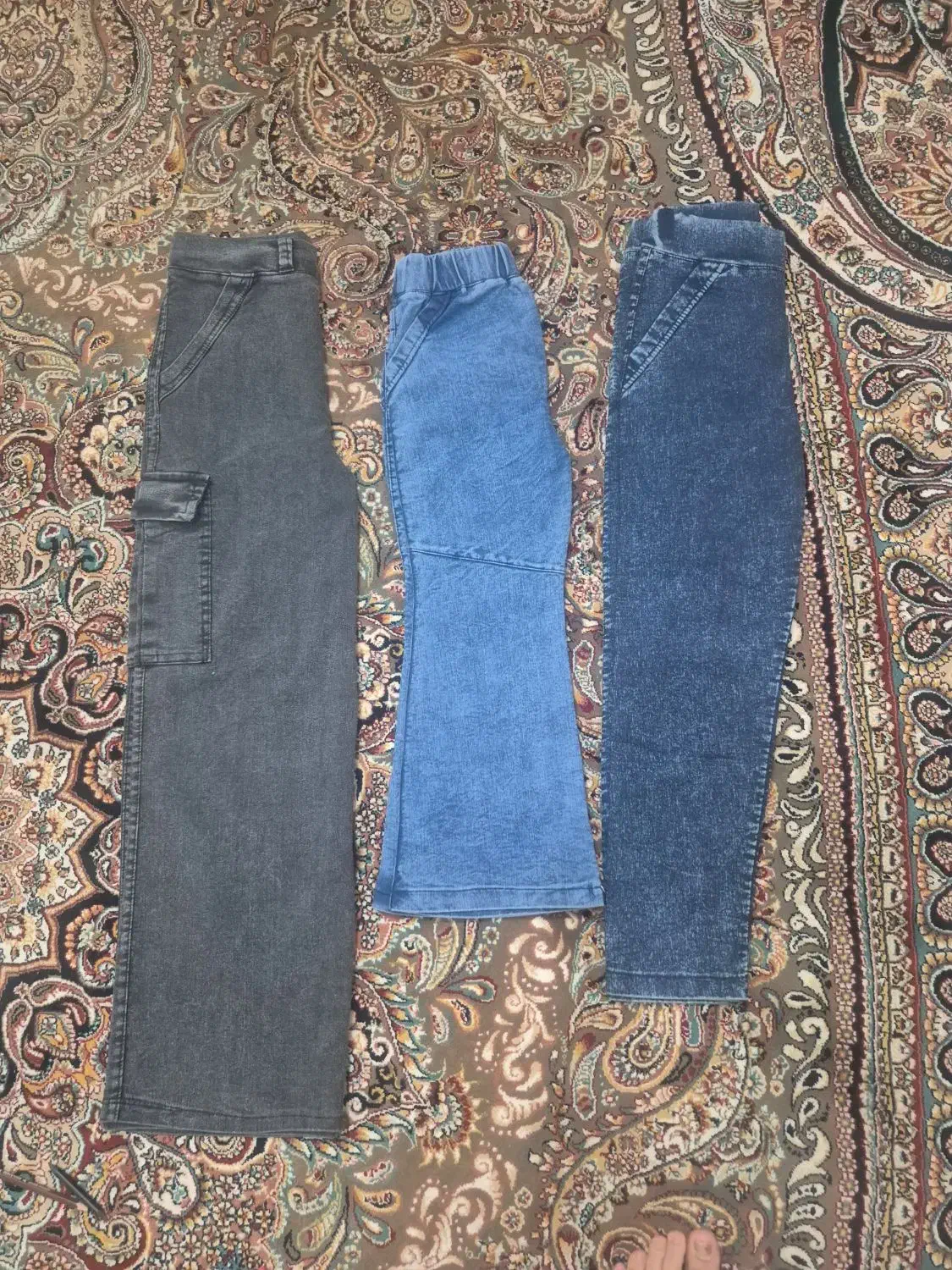 طرح لی بچگانه قیمت ۱۵۰|کفش و لباس بچه|مشهد, سجادیه|دیوار