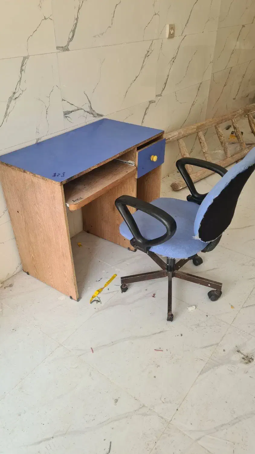 میز کامپیوتر یا تحریر با صندلی|میز تحریر و کامپیوتر|بروجرد, |دیوار