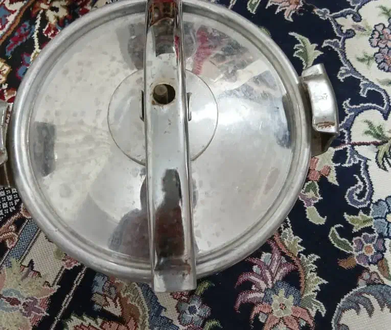 زودپز  طرح قدیم فوق العاده عالی|ظروف پخت‌وپز|میناب, |دیوار