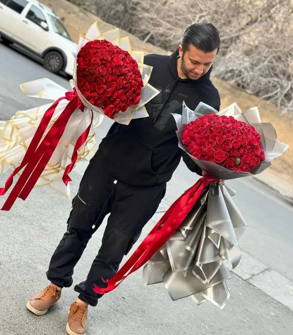 دسته گل رز هلندی کاغذ پیچی روز زن روز مادر|گل و گیاه طبیعی|تهران, ورزشگاه آزادی|دیوار