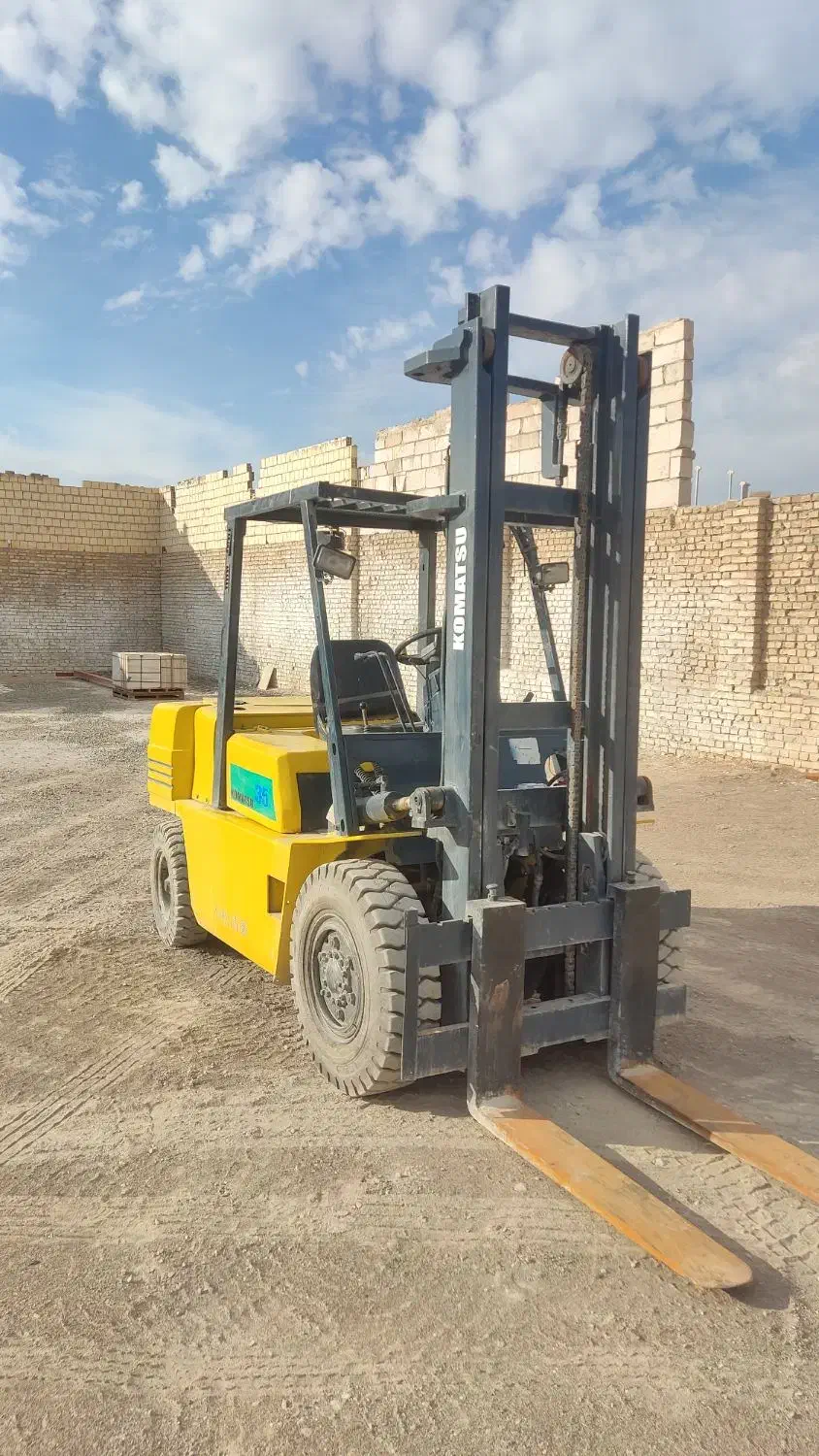 لیفتراک کوماتسو 3.5 تن دکل بلند|خودرو سنگین|میبد, |دیوار