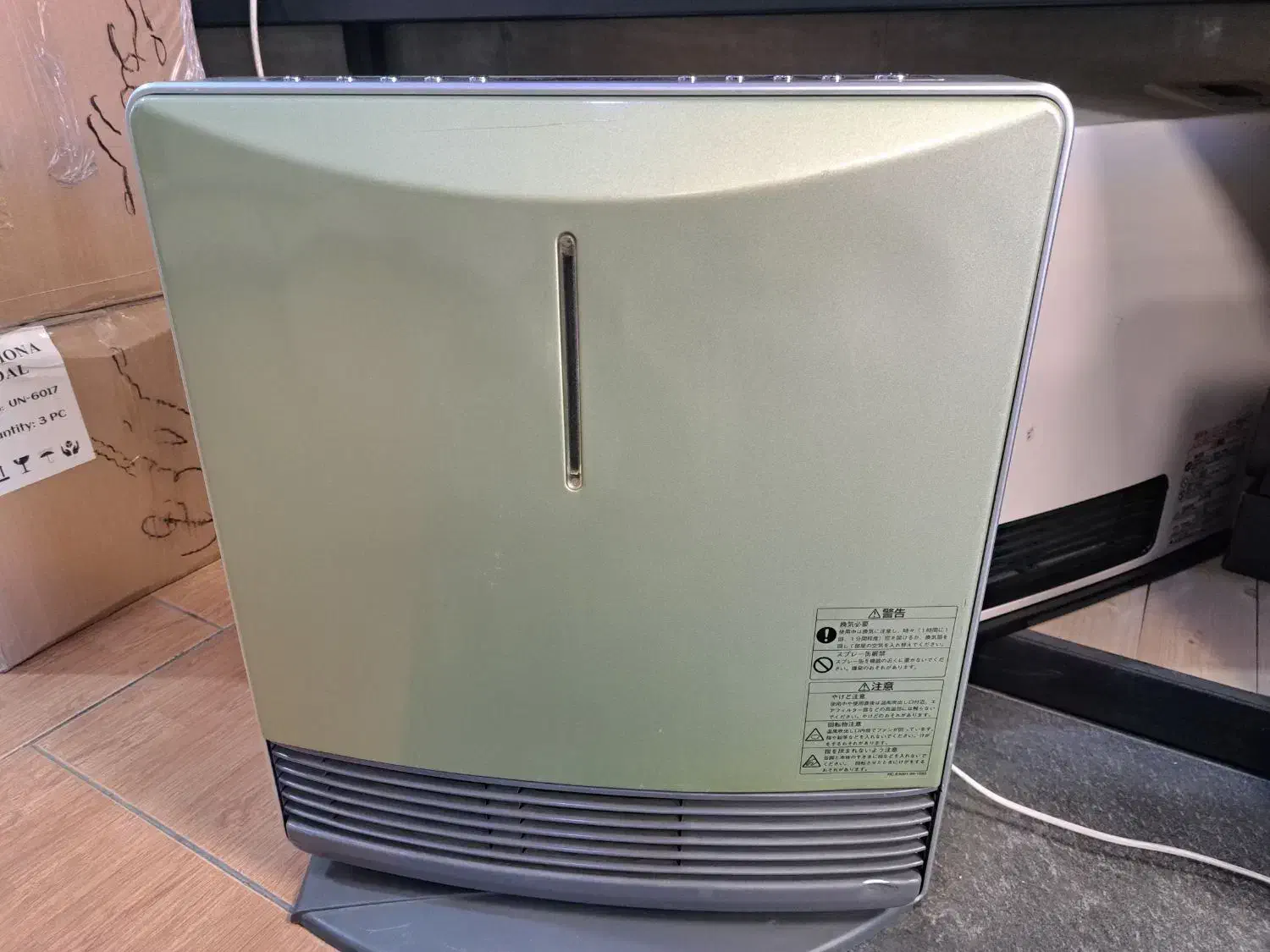 بخاری ژاپنی بدون دودکش|بخاری، هیتر، شومینه|یزد, |دیوار