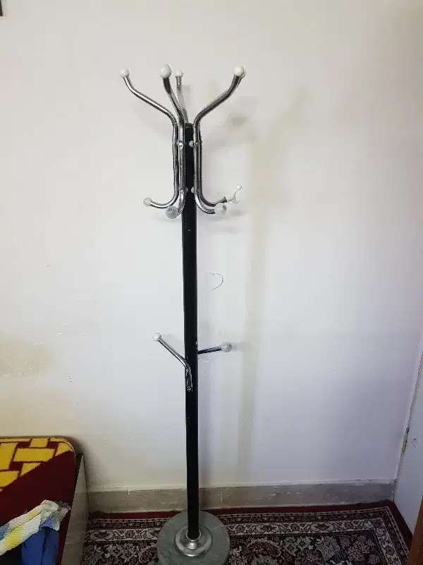 چوب لباسی ایستاده|مبلمان خانگی و میز عسلی|سبزوار, فرهنگیان|دیوار