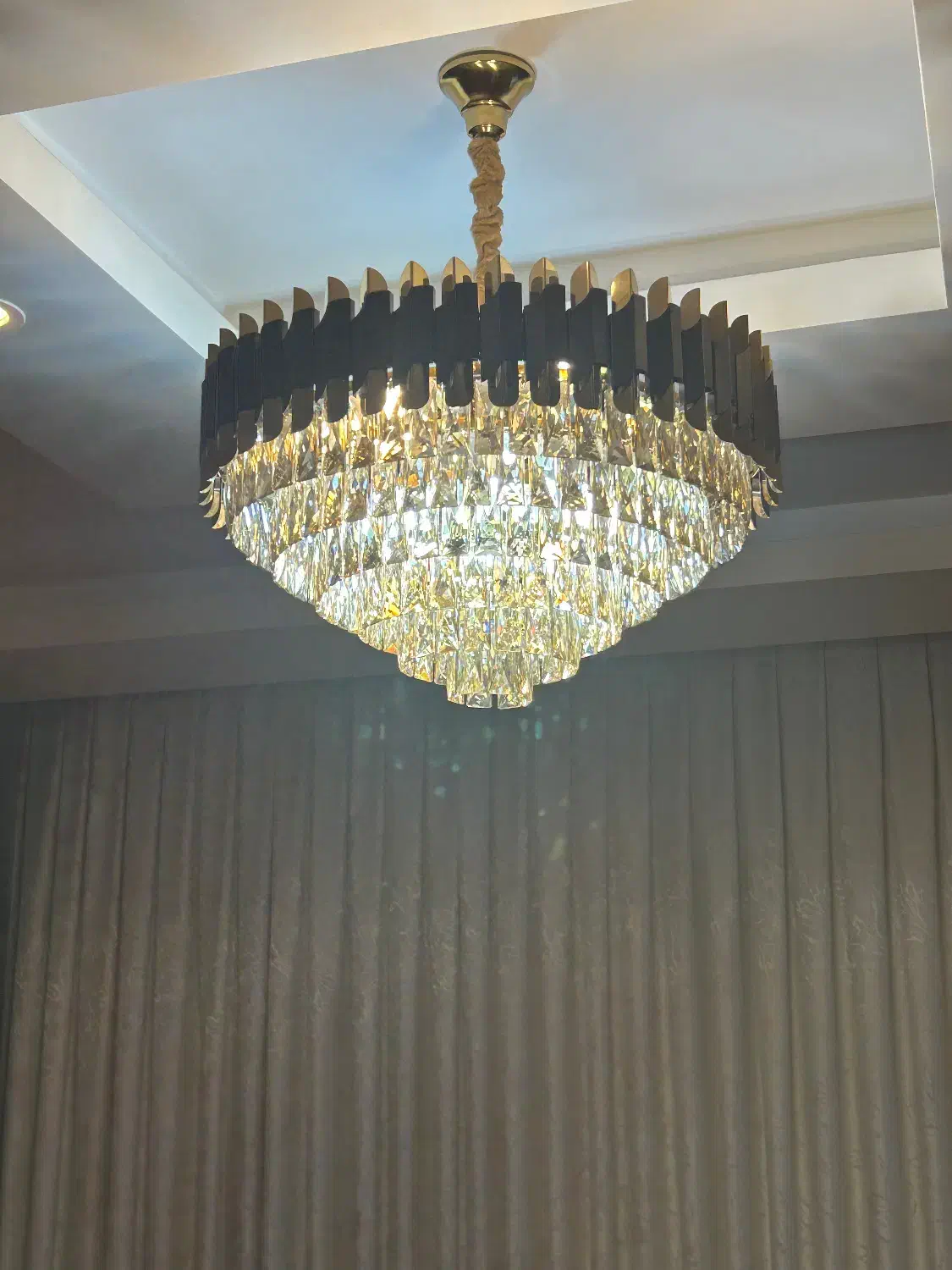 یک جفت لوستر|لوستر و چراغ آویز|پاکدشت, پاکدشت (مامازند)|دیوار