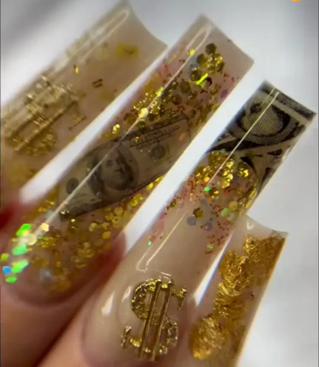 اجاره میز ناخن و کارآموز رایگان|استخدام درمانی، زیبایی، بهداشتی|تهران, فلاح|دیوار