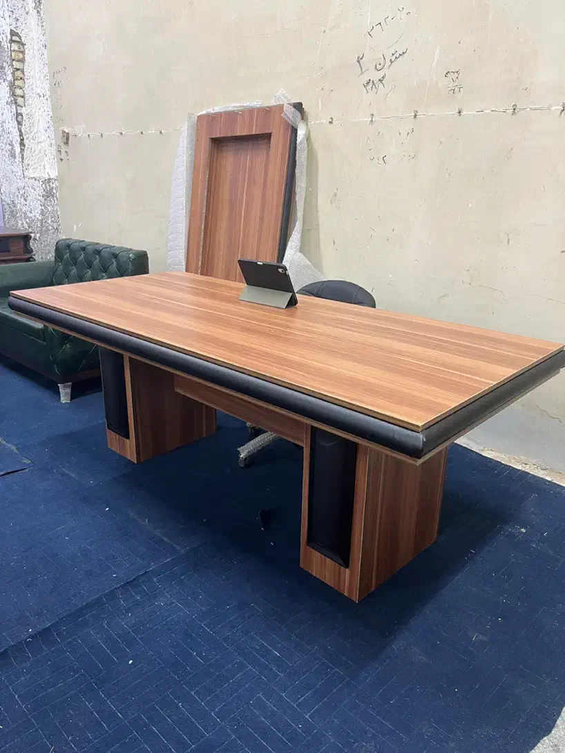 انواع میز های مدیریت و کنفرانس|مبلمان اداری|خرمشهر, |دیوار