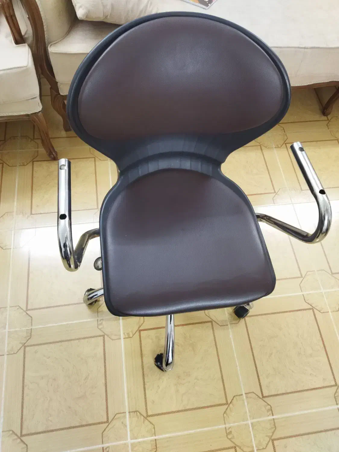 صندلی|صندلی و نیمکت|قم, بنیاد|دیوار